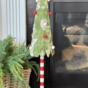 Festive Green and Red Holiday Tree Decor